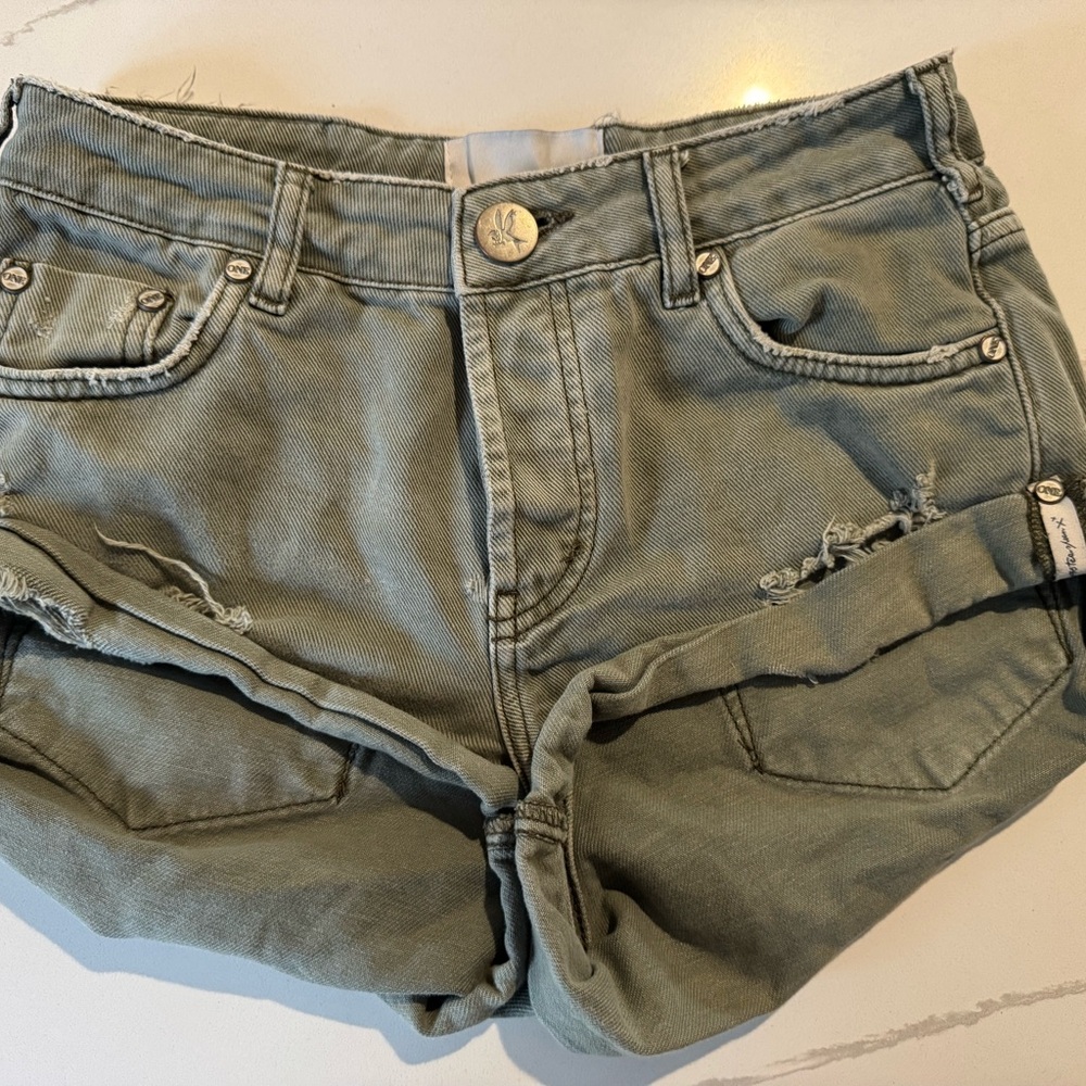 ONE TEASPOON Olive Green Distressed Shorts